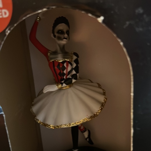 New Animated Harlequin Music Box NWB - Picture 2 of 3